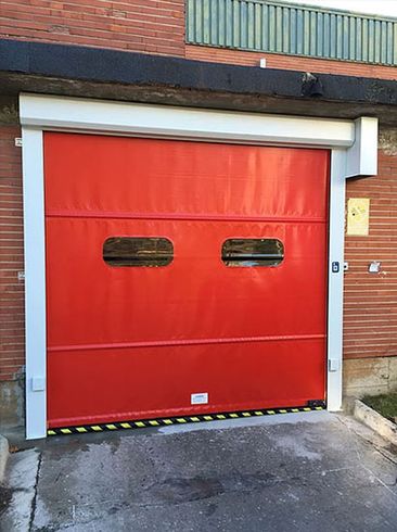 AMM Puertas Y Servicios puerta industrial roja