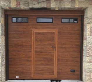 AMM Puertas Y Servicios puerta pequeña