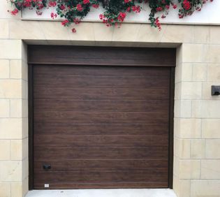AMM Puertas Y Servicios puerta y flores