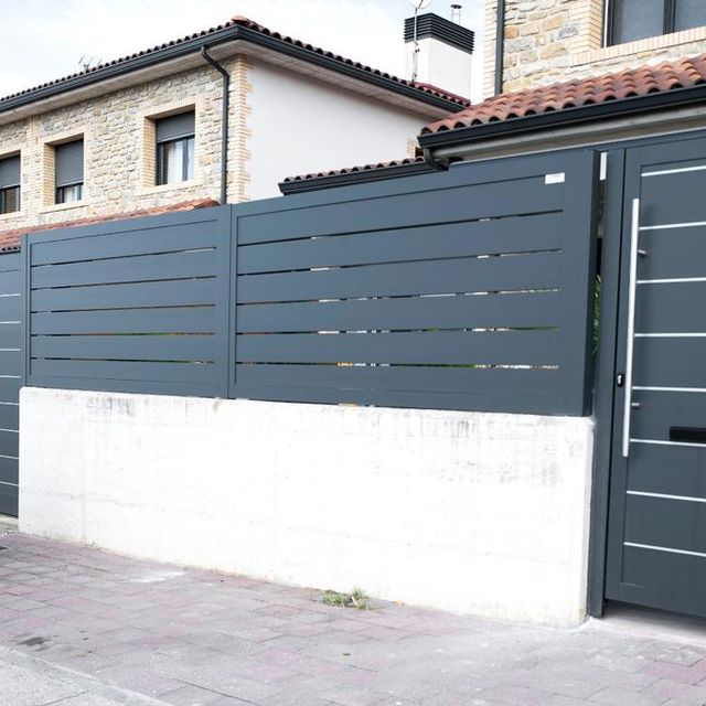 puerta de aluminio