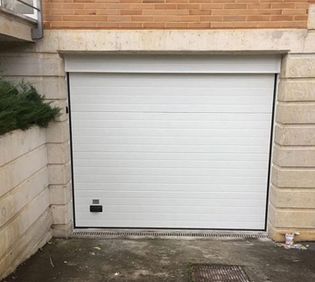 AMM Puertas Y Servicios puerta de garaje blanca