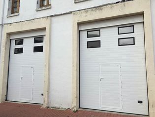 AMM Puertas Y Servicios dos puertas