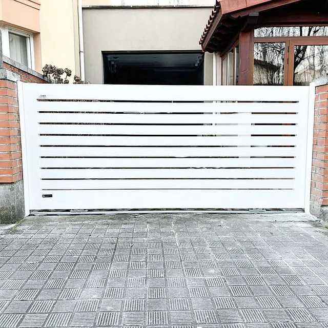 puerta de aluminio
