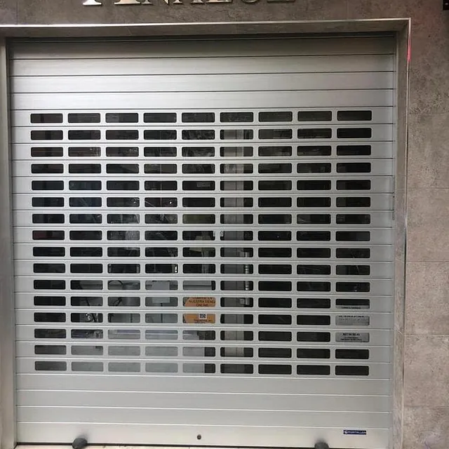 puerta de aluminio