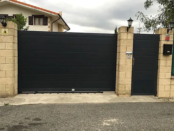 AMM Puertas Y Servicios puerta metálica corredera