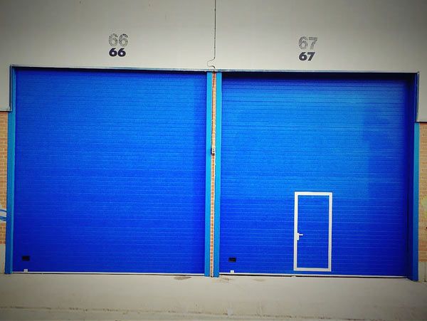 AMM Puertas Y Servicios puertas azules