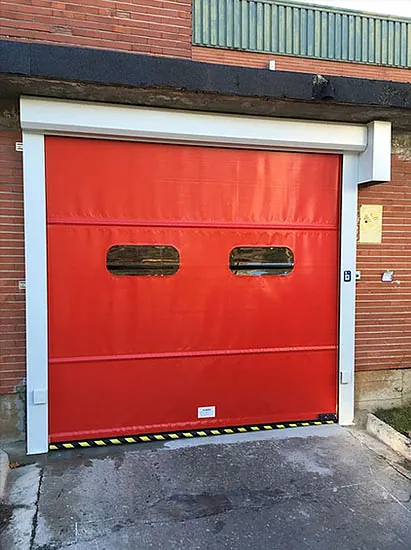 AMM Puertas Y Servicios puerta industrial roja