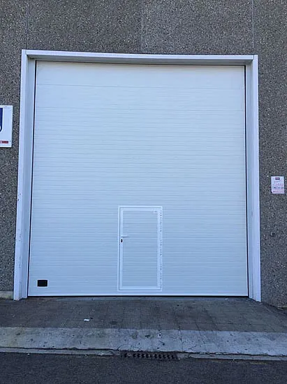 AMM Puertas Y Servicios portón de fábrica