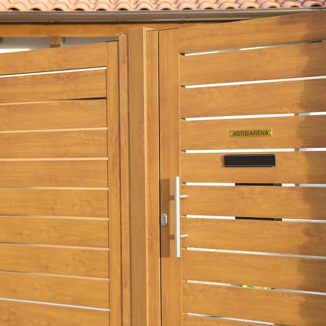 puerta de aluminio