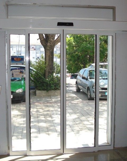 AMM Puertas Y Servicios puerta automática de vidrio desde el interior