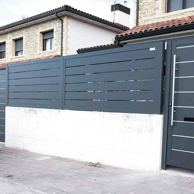 puerta de aluminio