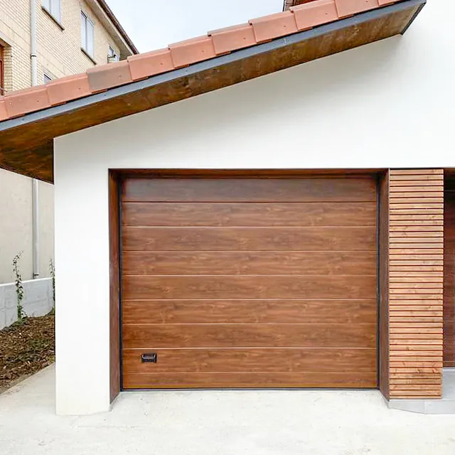 Puerta de garaje efecto madera sin puerta peatonal