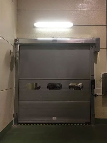 AMM Puertas Y Servicios puerta industrial gris