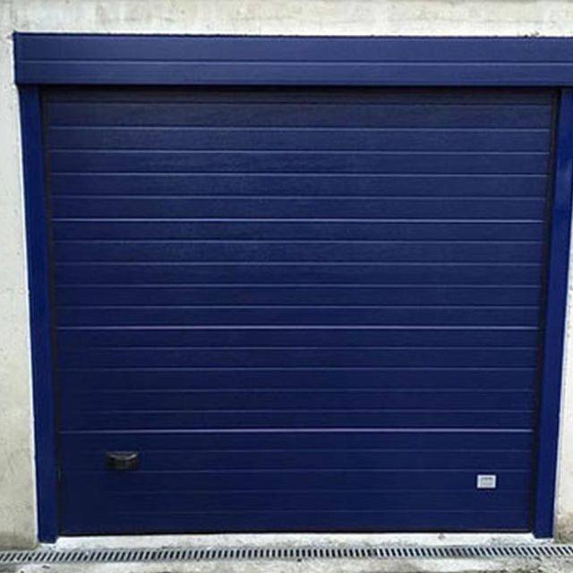 AMM Puertas Y Servicios puerta azul