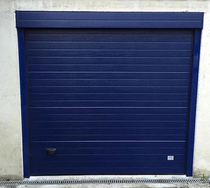 AMM Puertas Y Servicios puerta azul