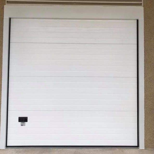 AMM Puertas Y Servicios portón blanco